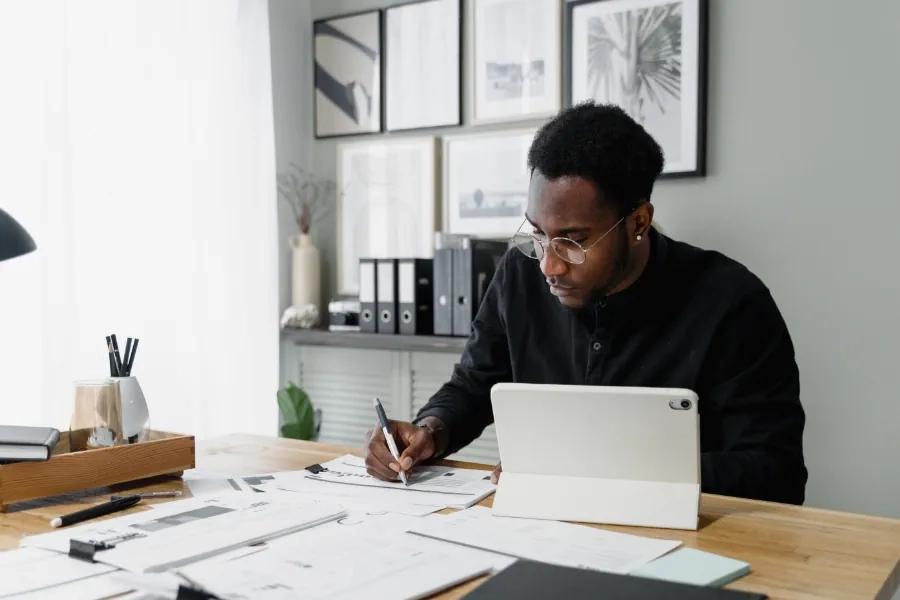 what bills help build credit