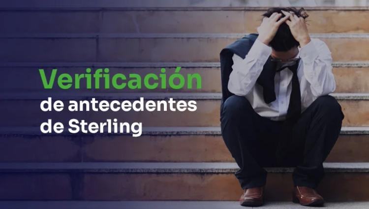 Un hombre triste sentado en la escalera