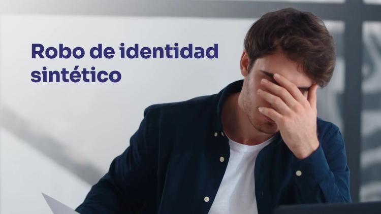 hombre preocupado por un robo de identidad sintético