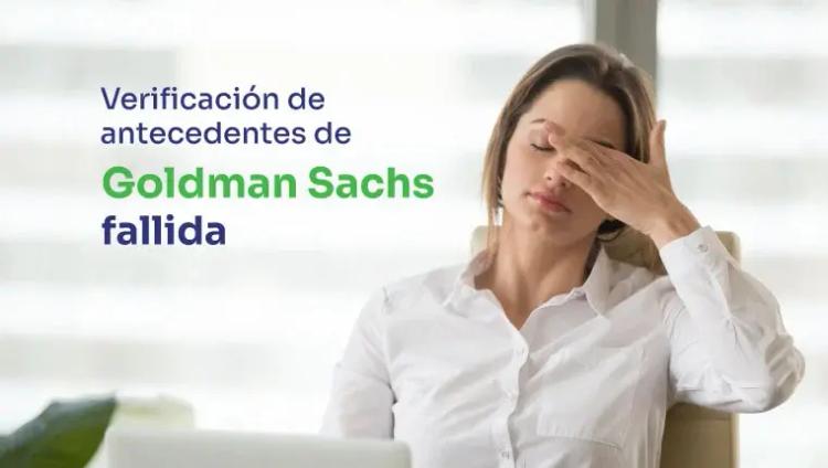 mujer en depresion sentada en el sofa despues de no superar la verificacion de antecedentes de goldman sachs