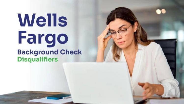 mujer descalificada por wells fargo sentada delante de su portatil y pensando que hacer