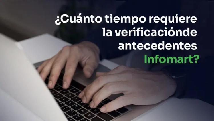 hombre escribiendo en el teclado del portátil