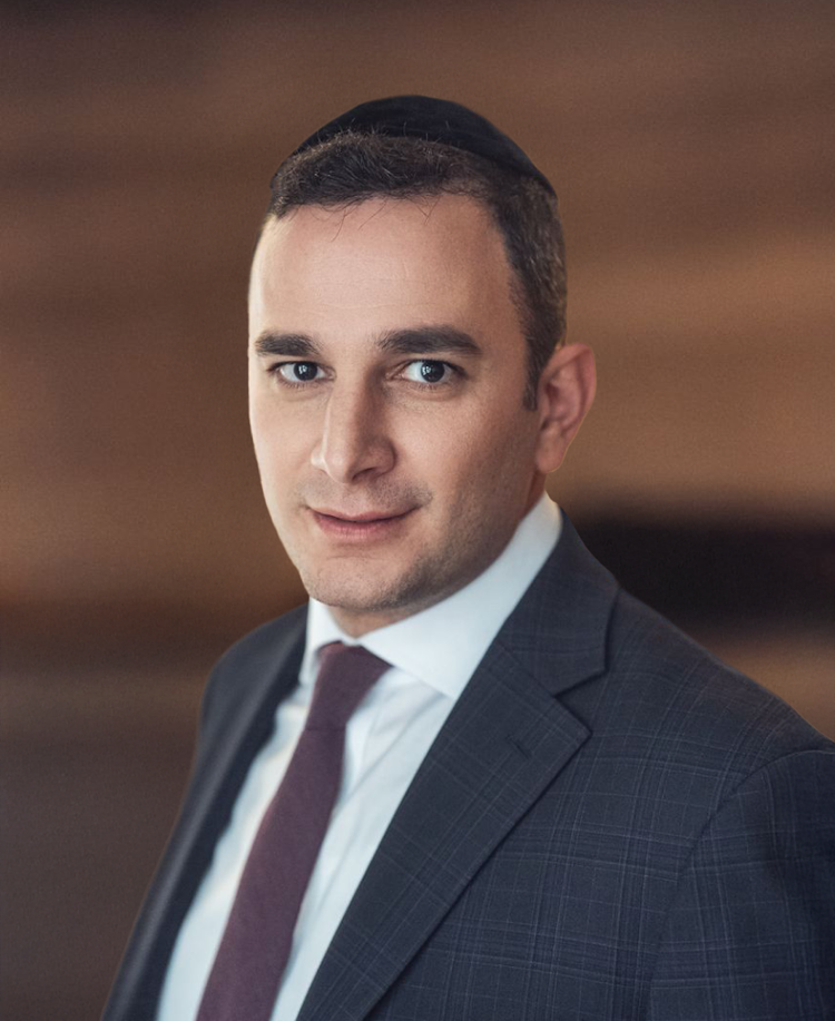 Moshe Boroosan es el socio gerente Consumer Attorneys PLLC