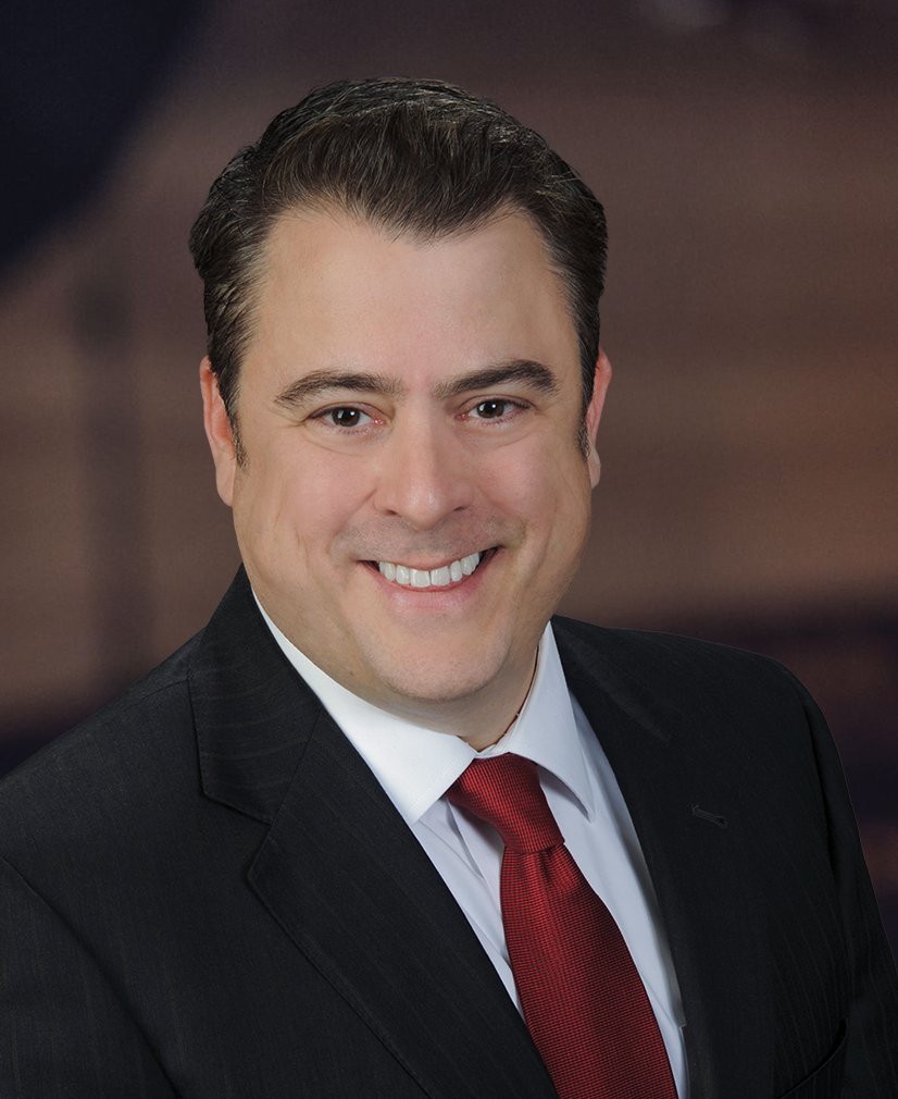 Paul J. Sieg es Abogado Asociado Senior en Consumer Attorneys PLLC