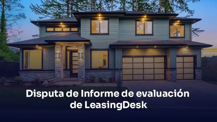 Agente inmobiliario con llaves y contrato de compraventa de vivienda Formas de corregir un error de verificación de antecedentes en un informe genera