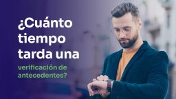 ¿Cuánto tiempo lleva una verificación de antecedentes? hombre mirando sus relojes esperando verificación de antecedentes