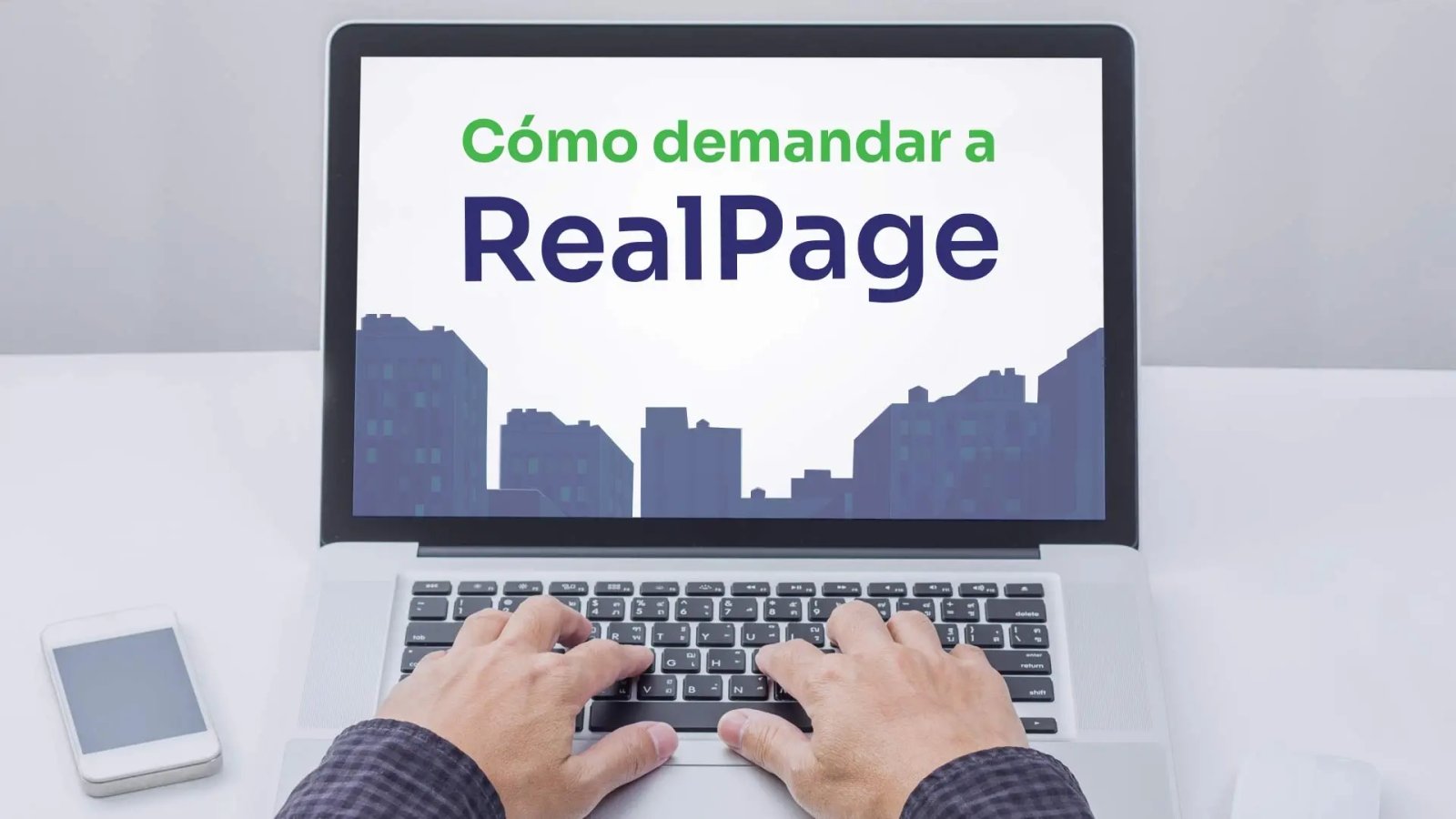 hombre buscando en Google cómo demandar a RealPage